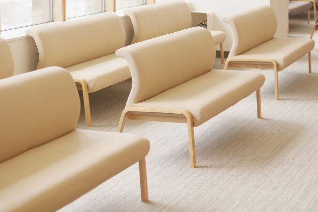 待合の長椅子